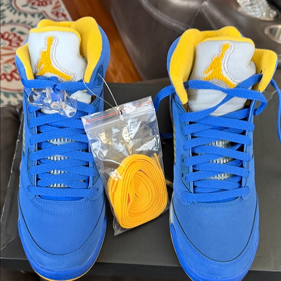 Jordan Kids Laney 5 Sneakers - Picture 2 of 7